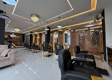 Signature haircut at Yared